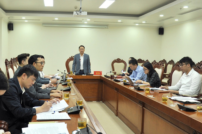 Phó tổng cục trưởng Mai Sơn họp với các Cục Thuế về sửa đổi Quy trình quản lý lệ phí trước bạ. (Ảnh: Phương Thúy)