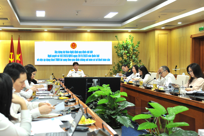Phó tổng cục trưởng Tổng cục Thuế Đặng Ngọc Minh chủ trì cuộc họp. (Ảnh: Phương Thúy)