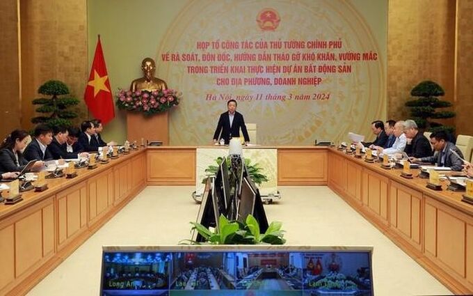 Phó thủ tướng Trần Hồng Hà chủ trì cuộc họp Tổ công tác của Thủ tướng về rà soát, đôn đốc, hướng dẫn tháo gỡ khó khăn, vướng mắc trong triển khai thực hiện dự án bất động sản.