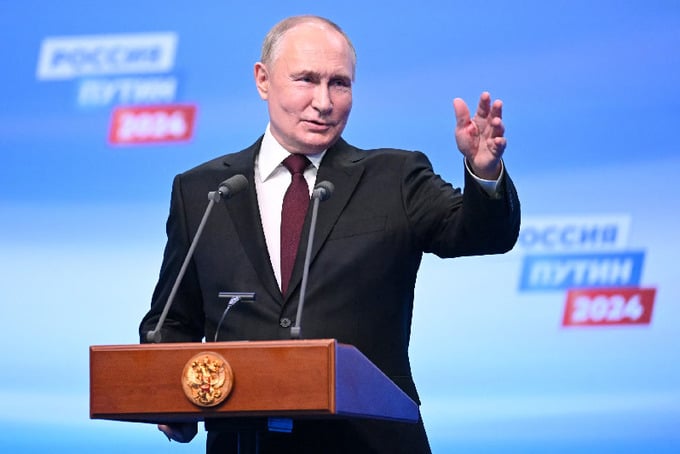 Tổng thống Vladimir Putin phát biểu mừng chiến thắng.