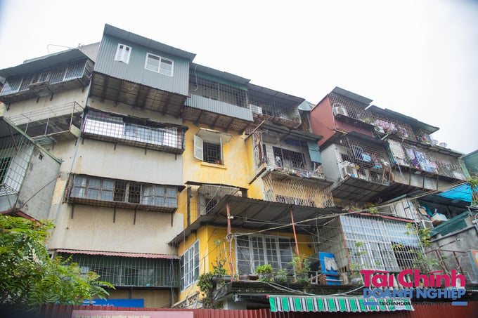 UBND quận Ba Đình (Hà Nội) đã tổ chức lấy ý kiến người dân về việc 5 tòa nhà tại Khu tập thể Thành Công sẽ được cải tạo thành nhà tái định cư và công trình thương mại dịch vụ cao 18-24 tầng.