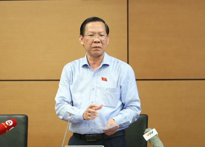 Chủ tịch Tp.HCM Phan Văn Mãi nhắc nhở, phê bình 4 ban quản lý do chưa quyết liêtj đẩy nhanh tiến độ dự án khiến tỷ lệ giải ngân vốn đầu tư công vẫn còn thấp, chưa đạt kế hoạch.