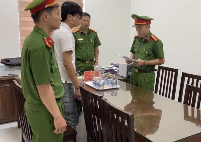 Bắt tạm giam đối với N.Đ.H.C.- Giám đốc Công ty TNHH trục vớt Quang Thọ về hành vi “Trốn thuế”.