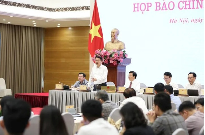 Thứ trưởng Nguyễn Đức Chi trả lời tại buổi họp báo Chính phủ thường kỳ chiều 1/6.