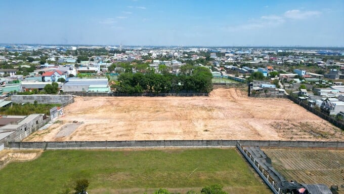 Khu vực xây dựng dự án Cát Tường Phú An chỉ là bãi đất trống.