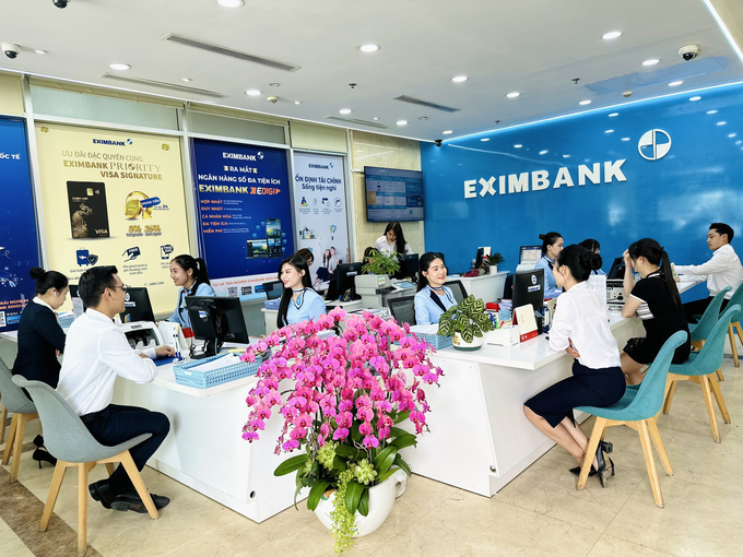 Với gói chuyển tiền quốc tế Efee của Eximbank, khách hàng sẽ nhận được ưu đãi lên đến 90% phí chuyển tiền nước ngoài.