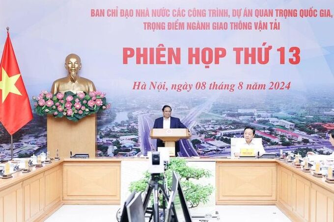 Thủ tướng Phạm Minh Chính chủ trì họp phiên thứ 13 của Ban Chỉ đạo nhà nước các công trình, dự án quan trọng quốc gia, trọng điểm ngành GTVT. Ảnh: NHẬT BẮC