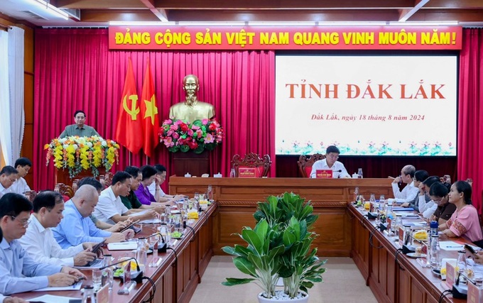 Thủ tướng làm việc với tỉnh Đắk Lắk.