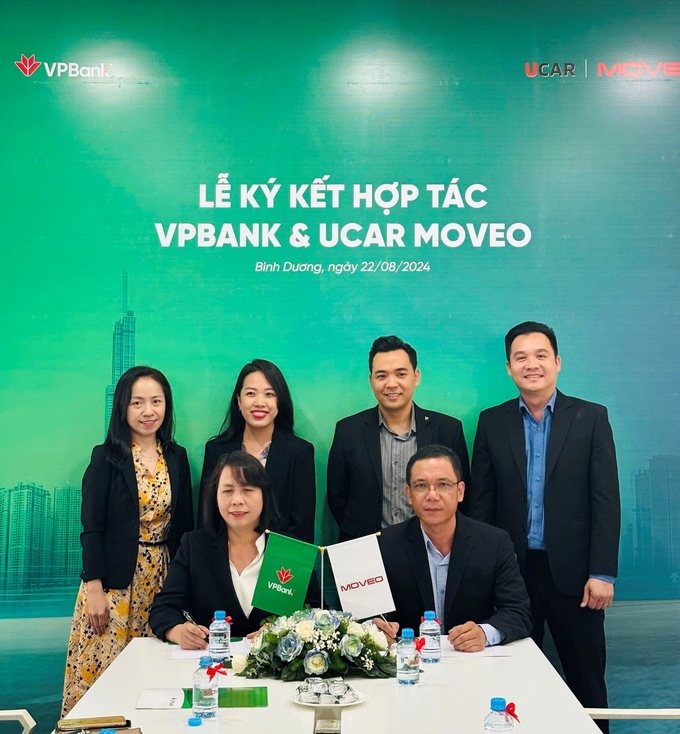 Lễ ký kết hợp tác giữa VPBank và Ucar Moveo.