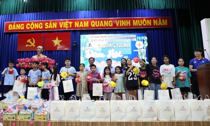 Trao quà Trung thu tại Phường An Khánh, TP. Thủ Đức