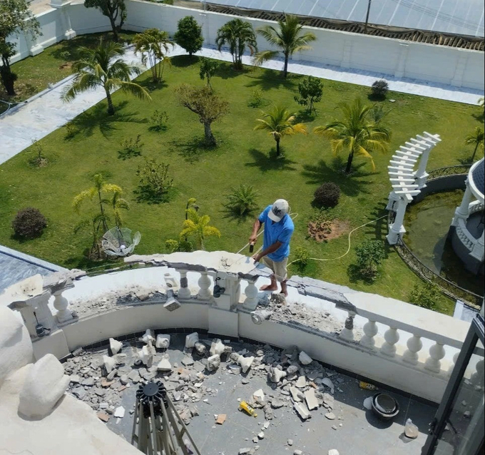 UBND huyện Tánh Linh đã đưa ra hạn chót cho việc tháo dỡ là ngày 20/10. Tuy nhiên, quá trình tháo dỡ hiện đang diễn ra khá chậm.
