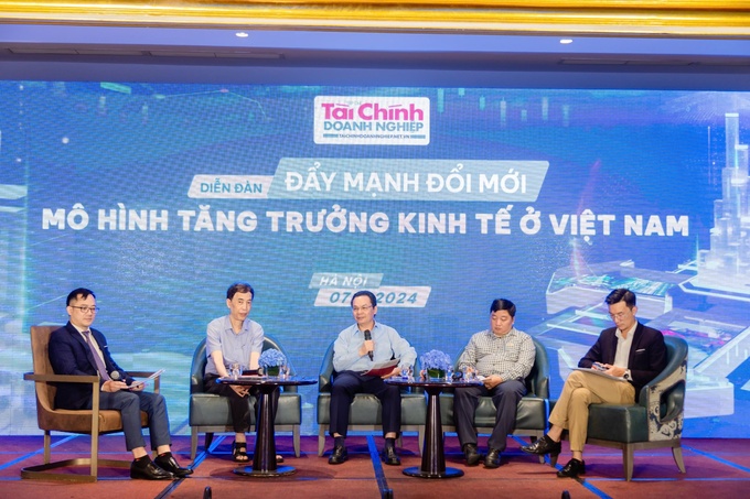 Tạp chí Tài chính doanh nghiệp đã tổ chức thành công Diễn đàn Đẩy mạnh đổi mới mô hình tăng trưởng kinh tế ở Việt Nam.