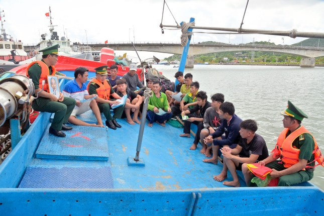 Kiên Giang: Xử nghiêm tổ chức, cá nhân khai thác hải sản bất hợp pháp.