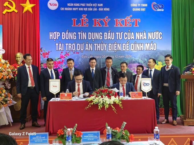 Chi nhánh VDB khu vực Đắk Lắk - Đắk Nông và Công ty TNHH Quang Đạt ký kết hợp đồng tín dụng đầu tư của nhà nước tài trợ Dự án Thủy điện Đề Dính Máo.