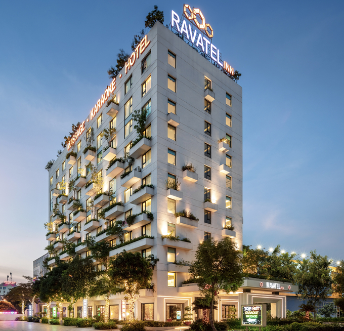 Ravatel Hotel không chỉ là biểu tượng của sự sang trọng mà còn mang đến trải nghiệm nghỉ dưỡng đẳng cấp.