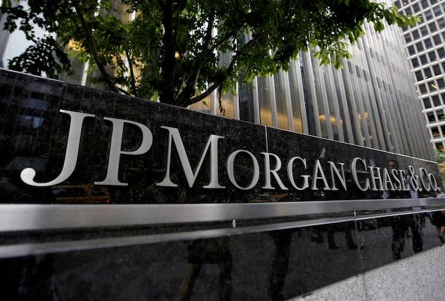 JPMorgan Chase xoa dịu lo ngại về chính sách thuế của ông Trump.