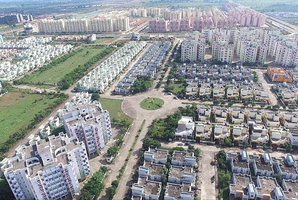 Phân khúc nhà liền thổ tại Tp.HCM tiếp tục tăng giá, khi Savills ghi nhận 74% nguồn cung cuối năm ngoái có mức chào bán vượt 30 tỷ đồng mỗi căn.