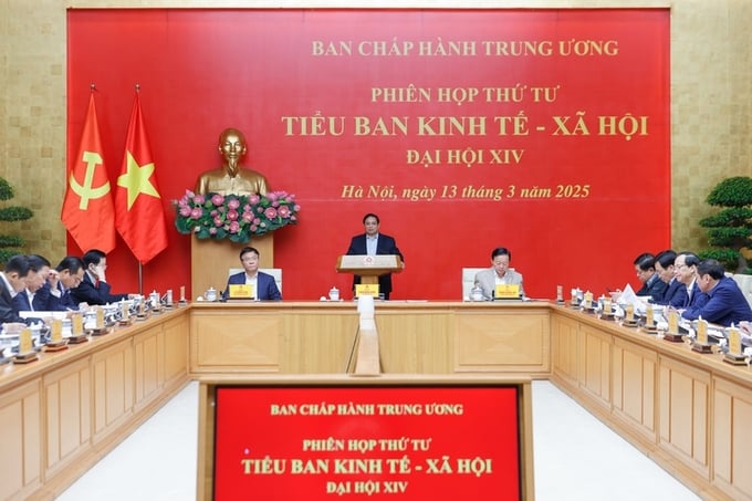 Thủ tướng chủ trì phiên họp thứ tư Tiểu ban Kinh tế - xã hội Đại hội 14.