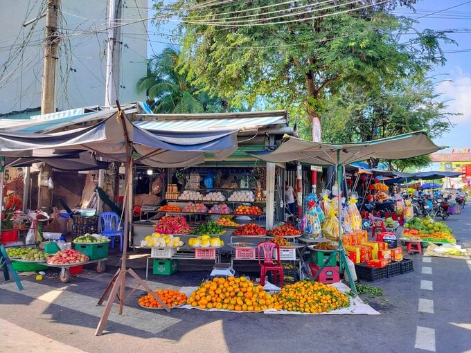 Sự khác biệt của chuỗi cửa hàng bán lẻ và chợ truyền thống khiến mô hình này lao dốc.