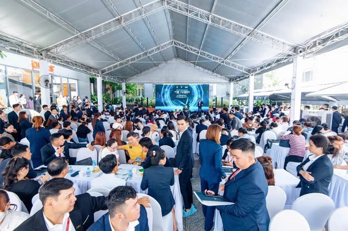 Các sự kiện mở bán của C-Holdings luôn thu hút đông đảo khách hàng tham gia với số lượng giao dịch ấn tượng.