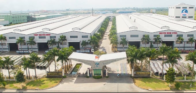 Tập đoàn Thép Nguyễn Minh có trụ sở tại Lô D1-9 đến D1-22, KCN Vĩnh Lộc 2, đường VL2, ấp Voi Lá, xã Long Hiệp, huyện Bến Lức, tỉnh Long An.