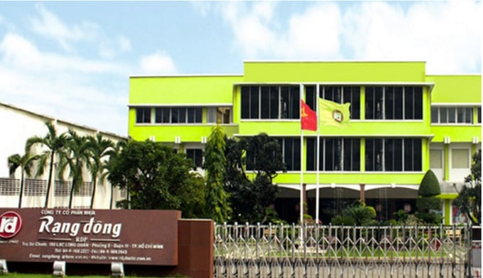 Cổ phiếu Rạng Đông Holding vừa lên UPCoM đã bị đình chỉ do vi phạm công bố thông tin.