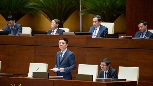 Bộ trưởng Bộ Khoa học và Công nghệ Nguyễn Mạnh Hùng giải trình ý kiến đại biểu tại Quốc hội.