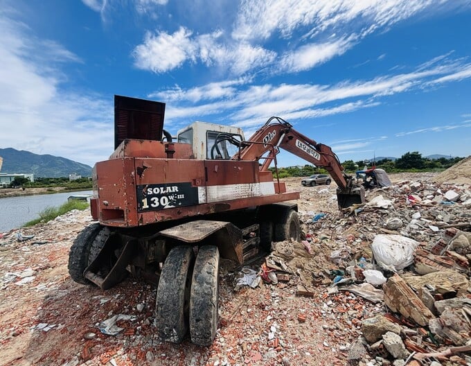 Một vụ đổ chất thải không đúng quy định, gây ô nhiễm môi trường bị Công an Đà Nẵng khởi tố vào tháng 10/2024. (Ảnh: CAĐN)