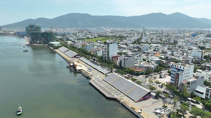 Sân khấu DIFF 2025 và khán đài đang được hoàn thiện từng ngày