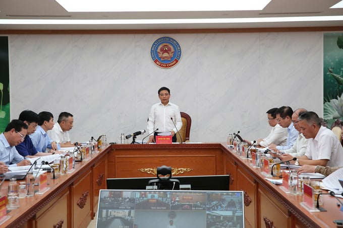 Bộ trưởng Bộ Tài chính Nguyễn Văn Thắng chủ trì Hội nghị. (Ảnh Minh Đức)