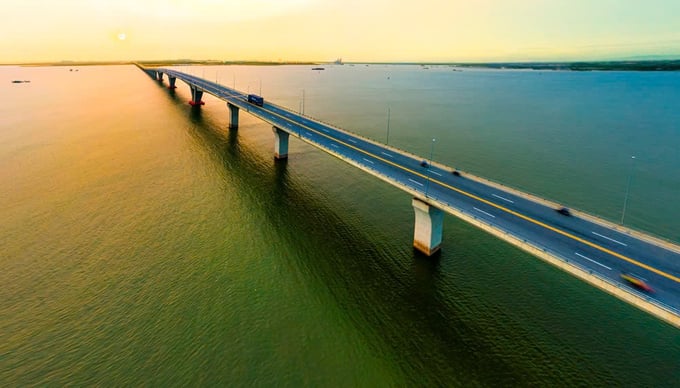 Cầu Tân Vũ – Lạch Huyện.
