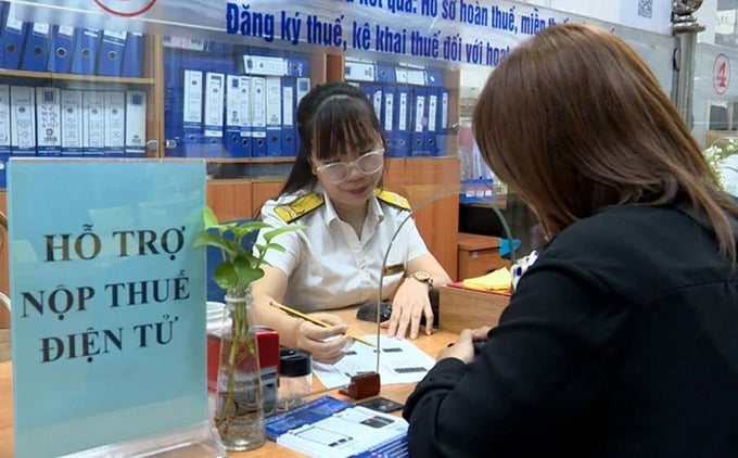 Hộ kinh doanh có doanh thu 1 tỷ đồng/năm phải sử dụng hóa đơn điện tử.