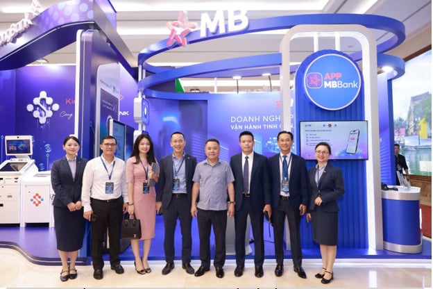 Đại diện MB đồng hành tại sự kiện Ngày chuyển đổi số 2025 – Ngân hàng Nhà nước.