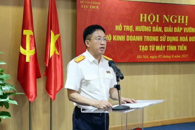 Phó cục trưởng Cục Thuế Mai Sơn chủ trì hội nghị.