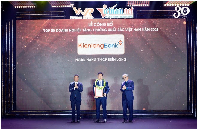 KienlongBank được vinh danh “Top 50 Doanh nghiệp tăng trưởng xuất sắc nhất Việt Nam”.