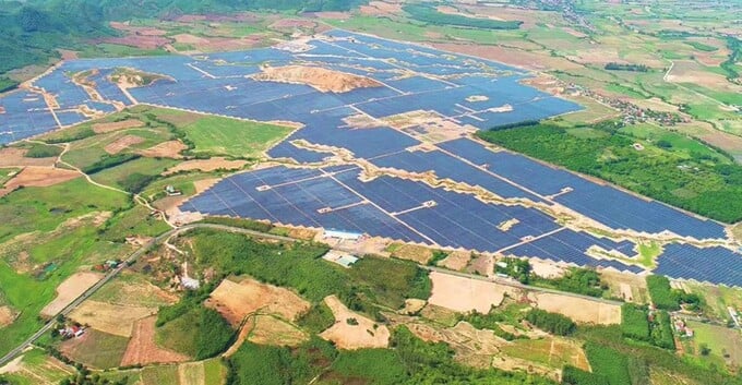 Bên cạnh xử phạt hành chính, UBCKNN yêu cầu Công ty Trường Thành buộc phải hủy bỏ hoặc cải chính những thông tin sai lệch đã công bố.