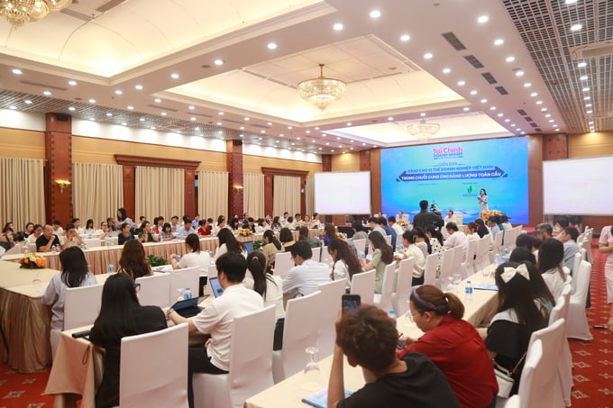 Diễn đàn thu hút sự quan tâm đông đảo của các chuyên gia và doanh nghiệp.