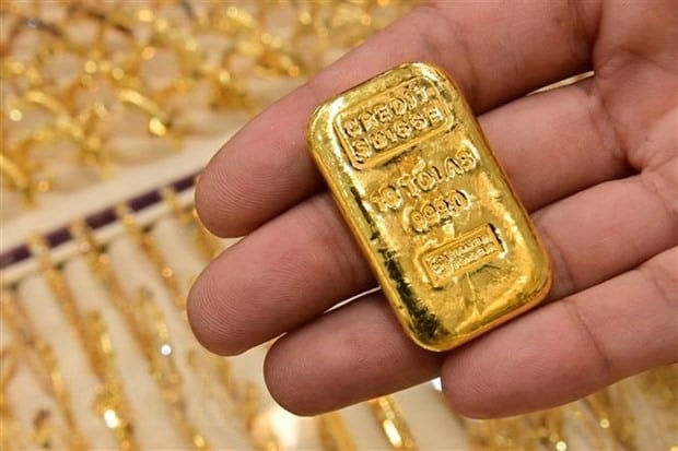 Giá vàng thế giới và trong nước cùng giảm.