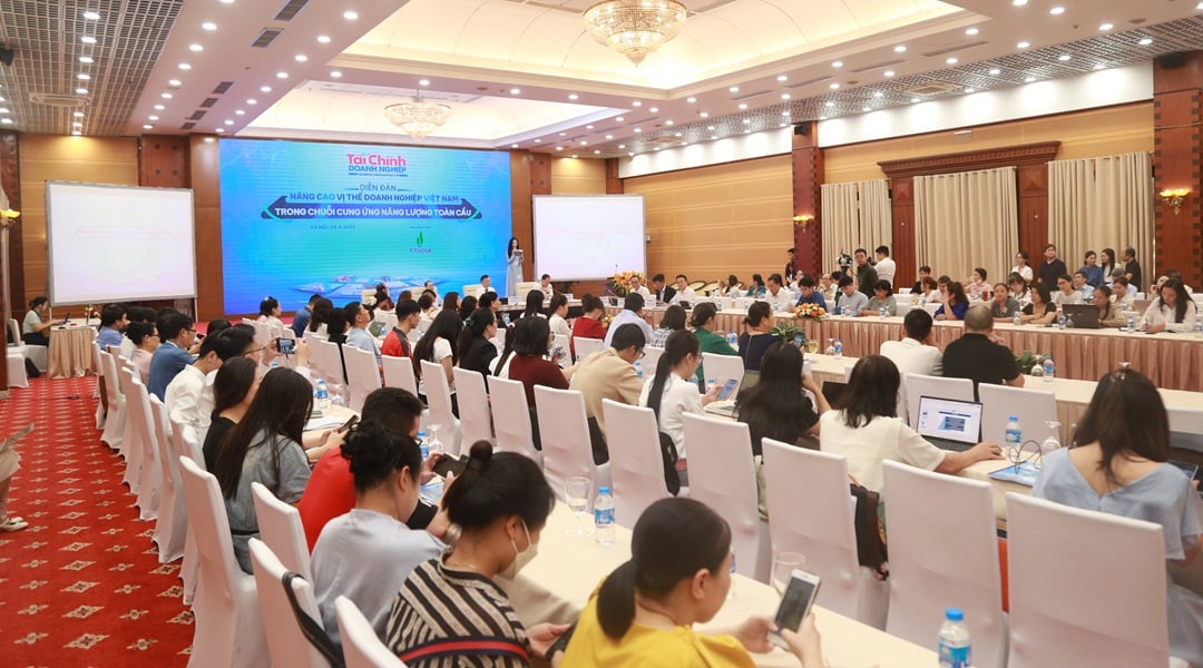 Diễn đàn thu hút sự quan tâm đông đảo của các chuyên gia và doanh nghiệp.