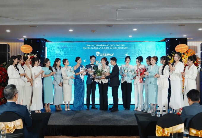 Quang cảnh Lễ kỷ niệm 8 năm thành lập Roseway.