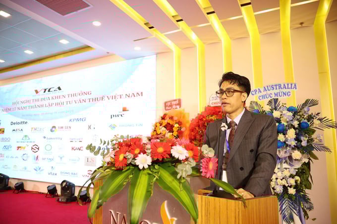 Chuyên gia Thuế Nguyễn Văn Được – UV thường vụ BCH Hội tư vấn thuế Việt Nam, Tổng Giám đốc Công ty TNHH Kế Toán và Tư vấn Thuế Trọng Tín phát biểu tham luận tại Hội nghị.