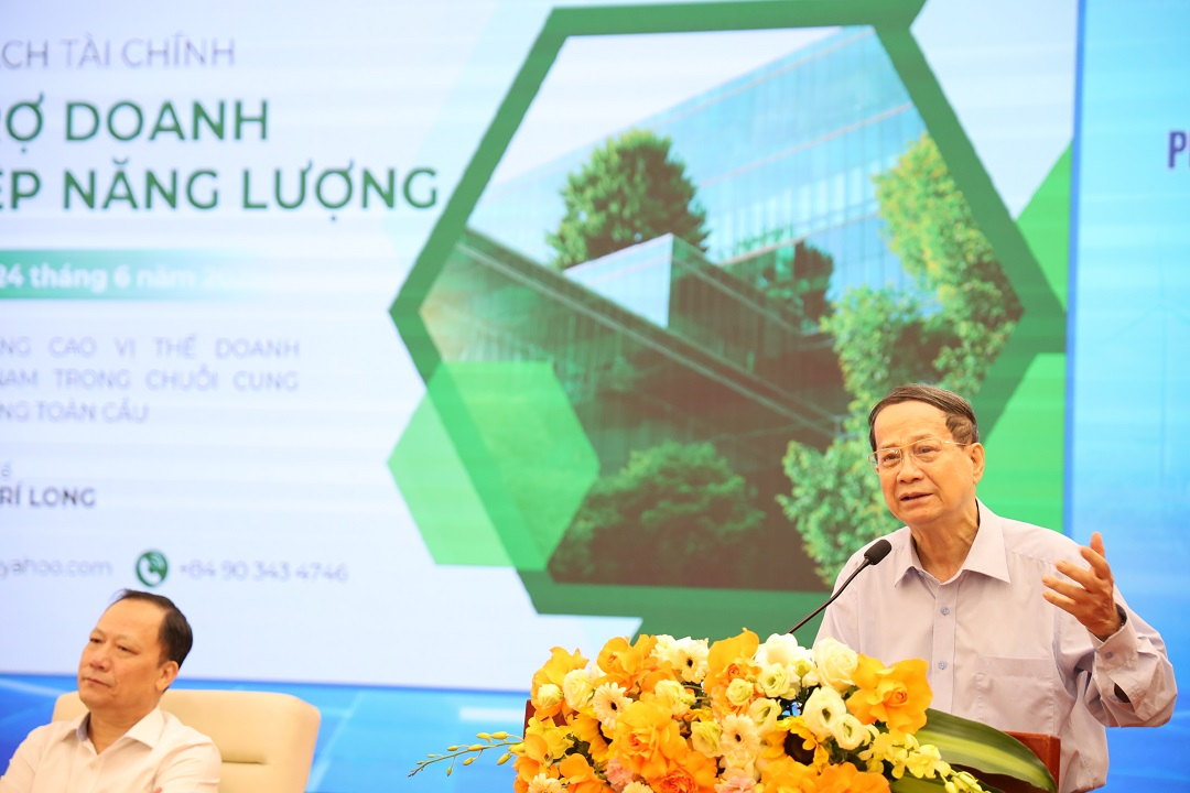 PGS.TS. Ngô Trí Long - nguyên Viện trưởng Viện Nghiên cứu thị trường giá cả - Bộ Tài chính cho rằng, để doanh nghiệp năng lượng có thể thực sự phát huy vai trò, cần có một hệ thống chính sách tài chính đồng bộ, hiệu quả nhằm hỗ trợ tiếp cận vốn, đổi mới công nghệ, nâng cao năng lực cạnh tranh và thích ứng với những biến động của thị trường năng lượng toàn cầu.