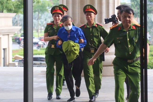 Bị cáo Hoàng Thị Thúy Lan.