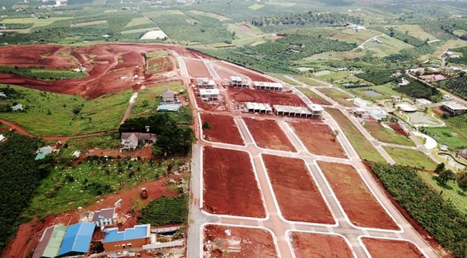 UBND tỉnh Lâm Đồng vừa có chỉ đạo tăng cường kiểm tra, giám sát và xử lý nghiêm các trường hợp môi giới bất động sản hoạt động không đúng quy định, đặc biệt là các trường hợp không có chứng chỉ hành nghề.