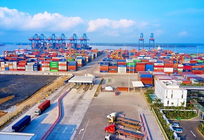 Cán cân thương mại hàng hóa thặng dư hơn 7,7 tỷ USD. (Ảnh minh họa)