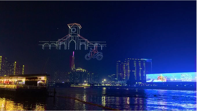 Một màn biểu diễn drone show do ekip sản xuất từng thực hiện tại TP. HCM trước đó. (Ảnh: COREX).
