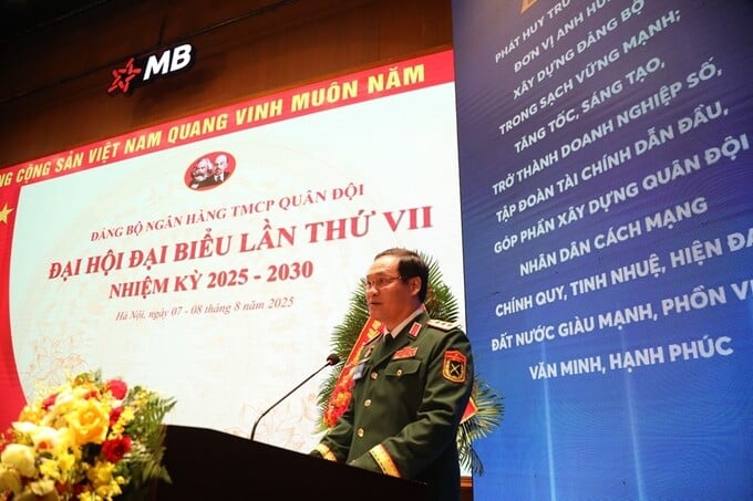 Thượng tướng Vũ Hải Sản, Ủy viên BCH Trung ương Đảng, Thứ trưởng Bộ Quốc phòng phát biểu tại Đại hội Đại biểu MB lần thứ 7.
