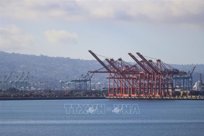 Quang cảnh cảng hàng hóa Long Beach ở California, Mỹ. Ảnh: THX/TTXVN.