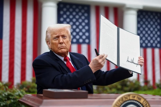 trump-1744172553607-17441725539391342919181