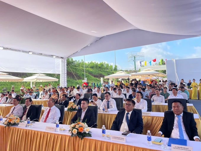 Các đại biểu tham gia sự kiện khởi công, khánh thành 250 dự án trọng điểm trên cả nước.